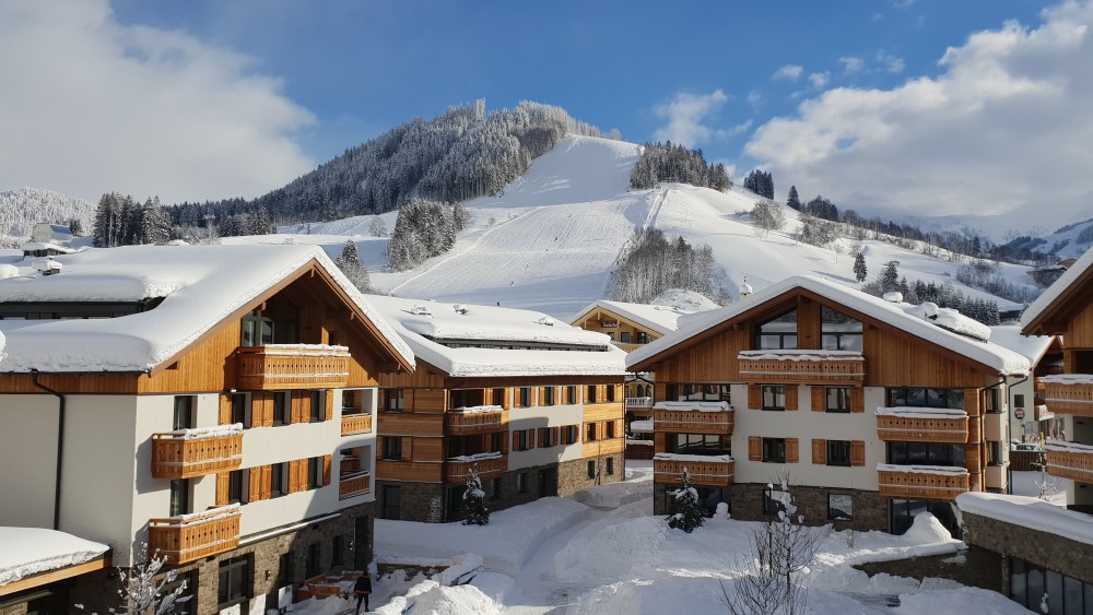 Landal Resort Maria Alm in de sneeuw.